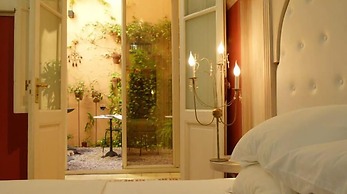 1555 Malabia House Hotel