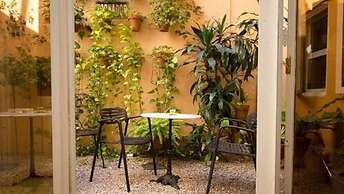 1555 Malabia House Hotel