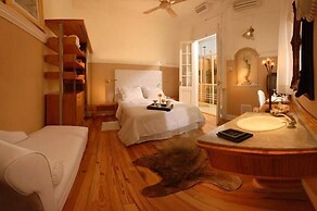 1555 Malabia House Hotel