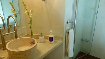 1555 Malabia House Hotel