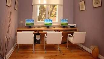 1555 Malabia House Hotel