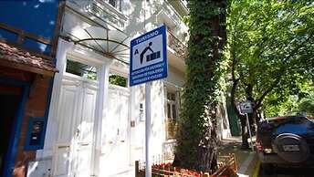 1555 Malabia House Hotel