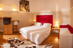 1555 Malabia House Hotel