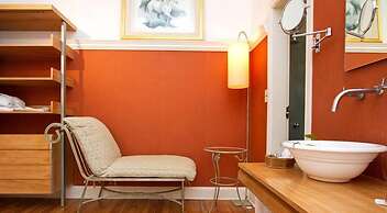 1555 Malabia House Hotel