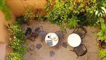 1555 Malabia House Hotel