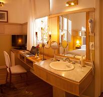 1555 Malabia House Hotel