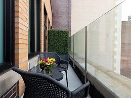 Broadway Plaza Hotel