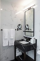 Broadway Plaza Hotel