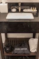 Broadway Plaza Hotel