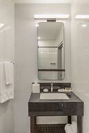 Broadway Plaza Hotel