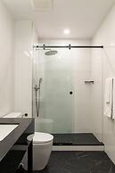 Broadway Plaza Hotel