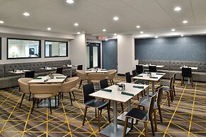 Holiday Inn Hotel & Suites Overland Park - Convention Center by IHG