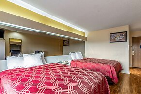 Econo Lodge Inn & Suites Evansville