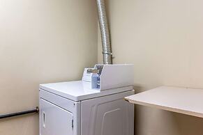 Econo Lodge Inn & Suites Evansville