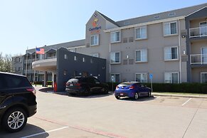 Comfort Suites DFW Airport