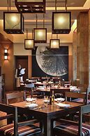 Grand Hyatt Mumbai Hotel and Serviced Apartments