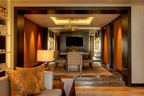Grand Hyatt Mumbai Hotel and Serviced Apartments