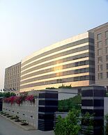 Grand Hyatt Mumbai Hotel and Serviced Apartments