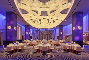 Grand Hyatt Mumbai Hotel and Serviced Apartments