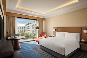 Grand Hyatt Mumbai Hotel and Serviced Apartments