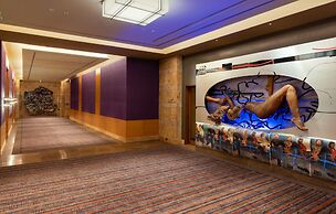 Grand Hyatt Mumbai Hotel and Serviced Apartments