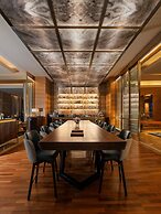 Grand Hyatt Mumbai Hotel and Serviced Apartments