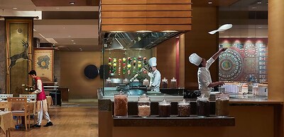 Grand Hyatt Mumbai Hotel and Serviced Apartments