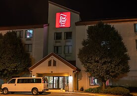 Red Roof Inn & Suites Indianapolis Airport