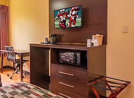 Red Roof Inn & Suites Indianapolis Airport