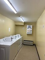 Red Roof Inn & Suites Indianapolis Airport