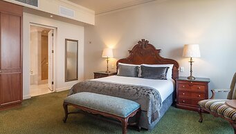 The Edward Hotel