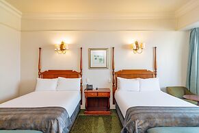 The Edward Hotel