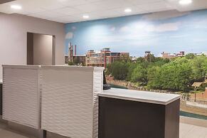 La Quinta Inn & Suites by Wyndham Columbus North