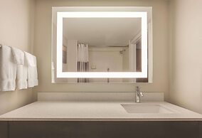 La Quinta Inn & Suites by Wyndham Columbus North