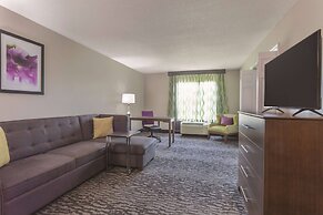 La Quinta Inn & Suites by Wyndham Columbus North