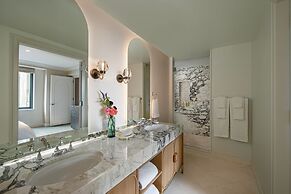 JW Marriott Essex House New York