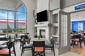 Days Inn by Wyndham Steinbach