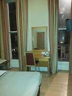 Berkeley Court Hotel