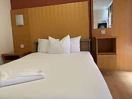 Berkeley Court Hotel