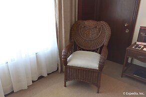 Waterfront Airport Hotel & Casino