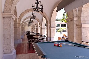 Waterfront Airport Hotel & Casino