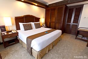 Waterfront Airport Hotel & Casino