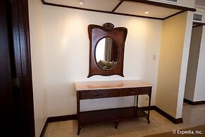 Waterfront Airport Hotel & Casino