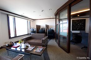 Waterfront Airport Hotel & Casino