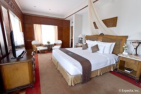 Waterfront Airport Hotel & Casino