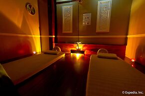 Waterfront Airport Hotel & Casino