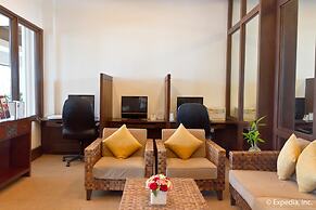 Waterfront Airport Hotel & Casino