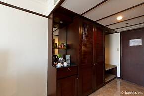 Waterfront Airport Hotel & Casino