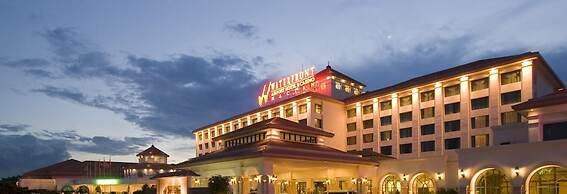 Waterfront Airport Hotel & Casino