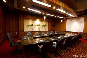 Waterfront Airport Hotel & Casino